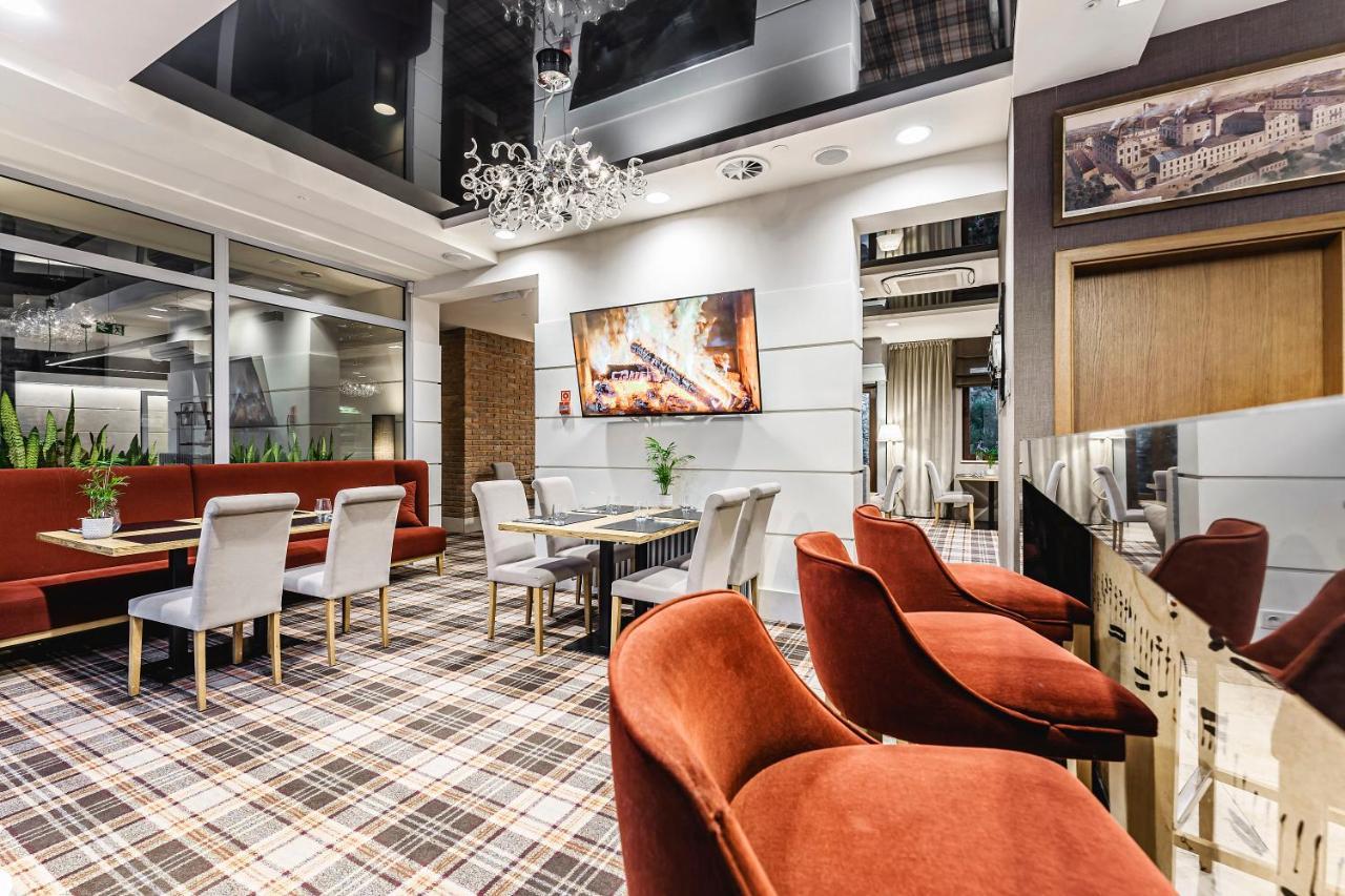 Hotel Wieniawski ลูบลิน ภายนอก รูปภาพ
