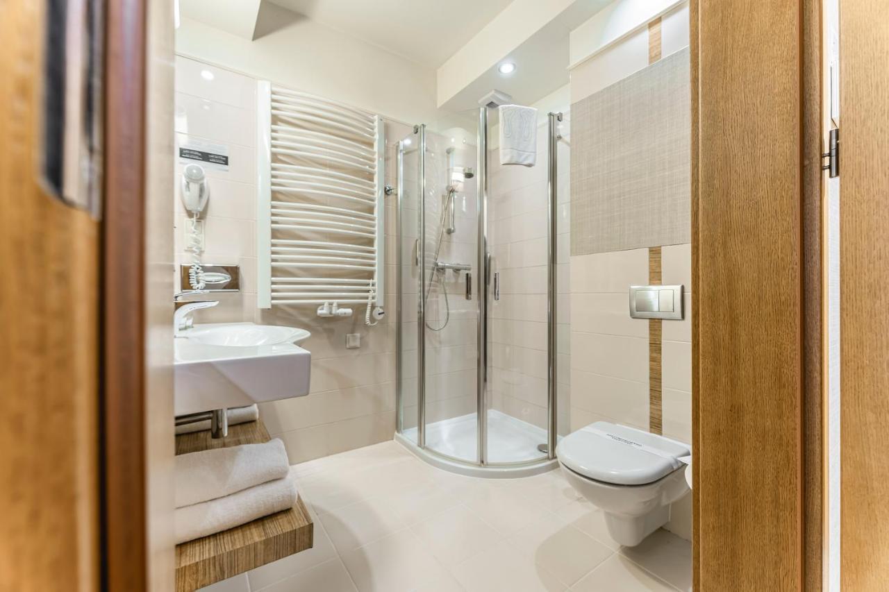 Hotel Wieniawski ลูบลิน ภายนอก รูปภาพ