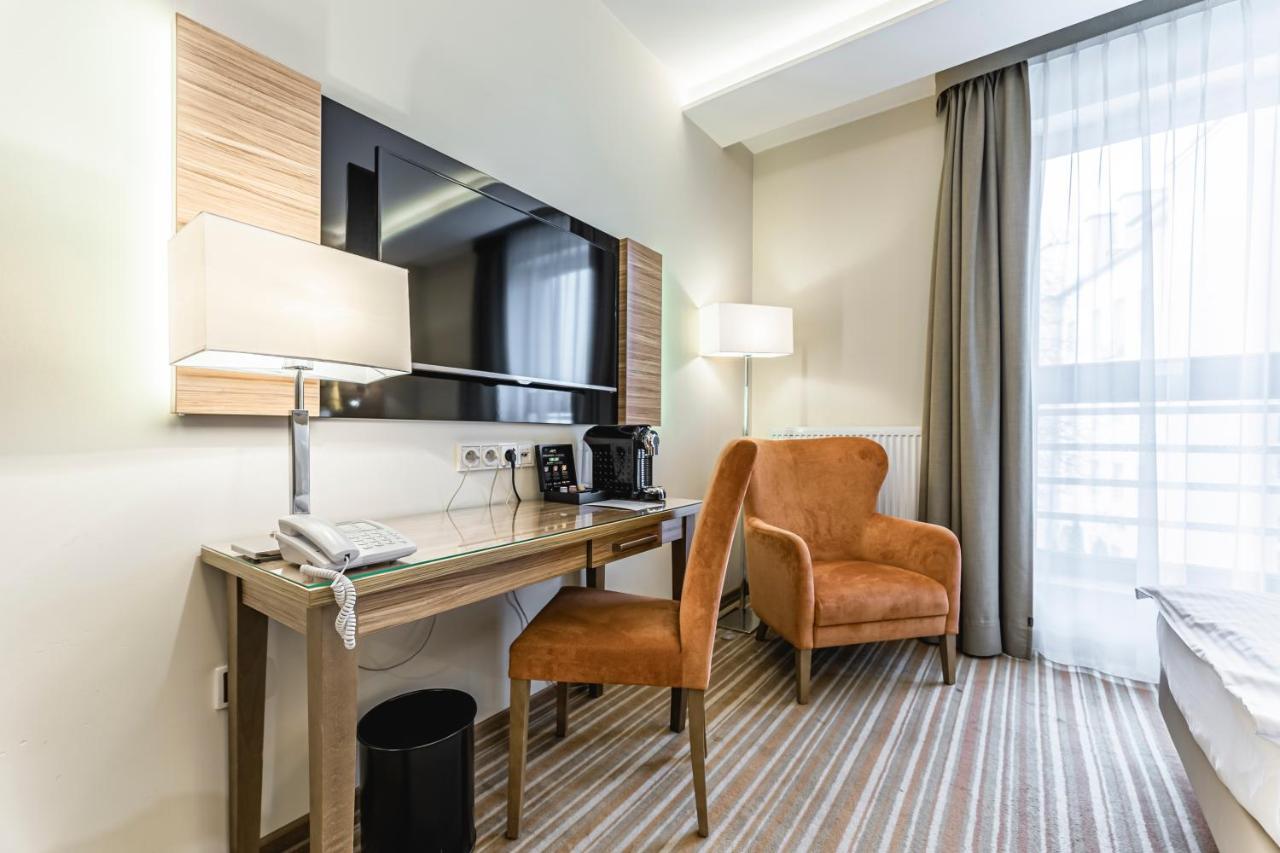 Hotel Wieniawski ลูบลิน ภายนอก รูปภาพ
