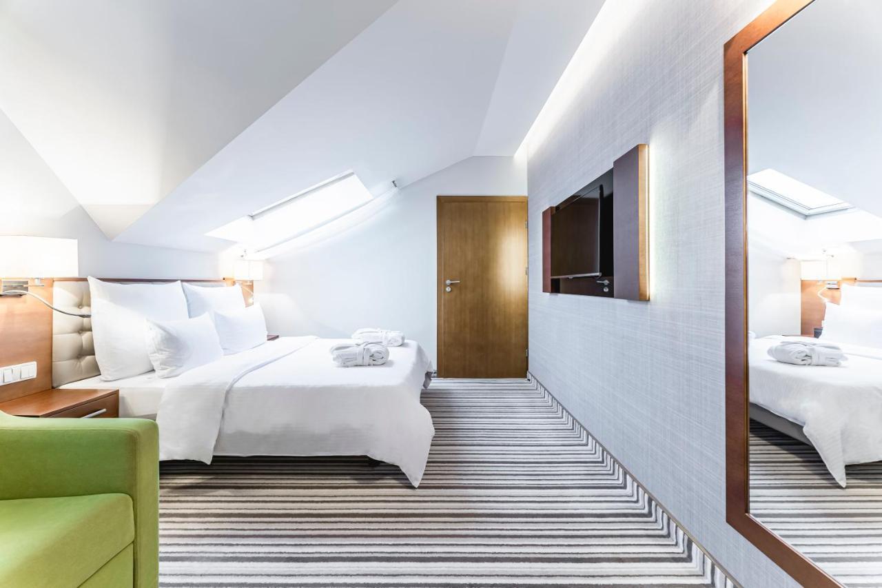 Hotel Wieniawski ลูบลิน ภายนอก รูปภาพ
