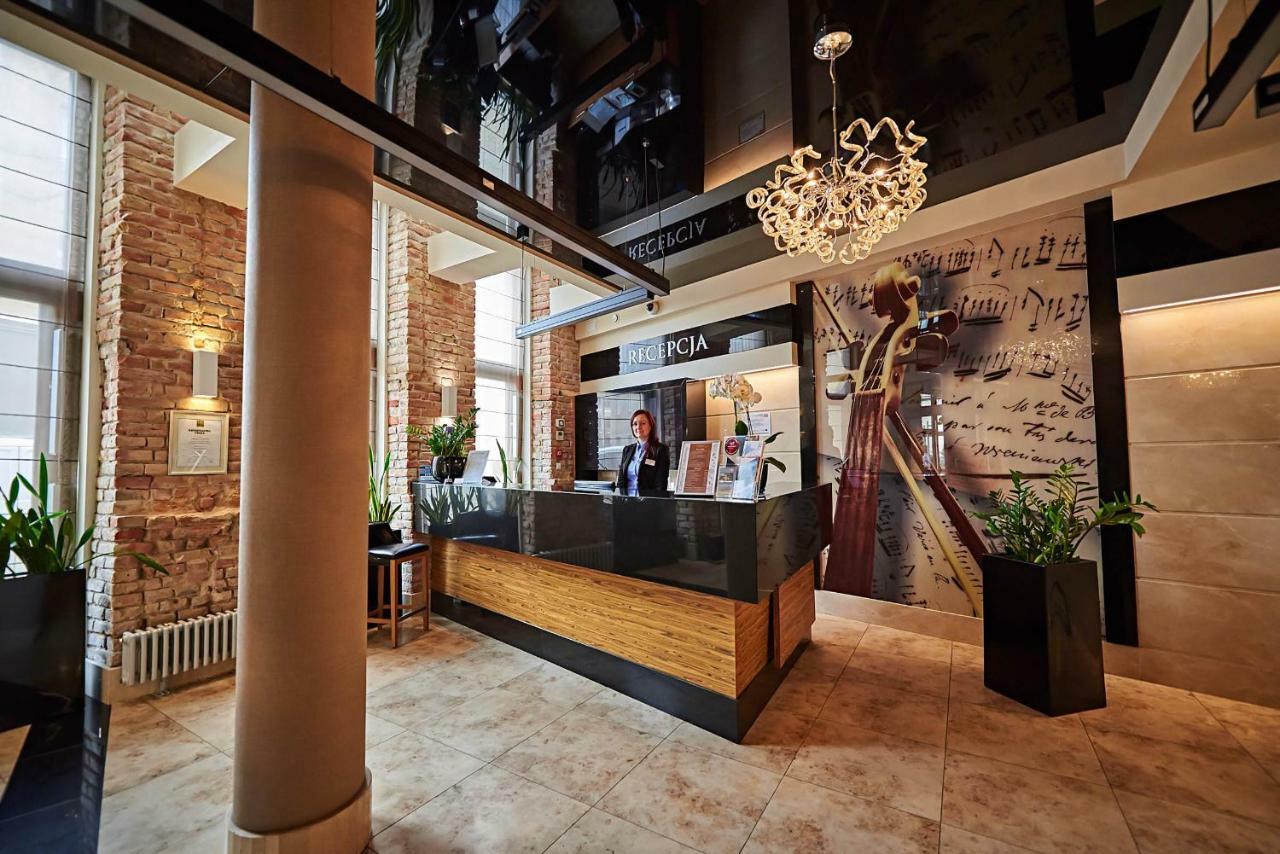 Hotel Wieniawski ลูบลิน ภายนอก รูปภาพ